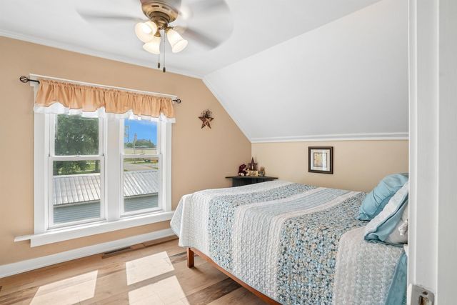 1714 12th Avenue, Eldora, IA 50627
