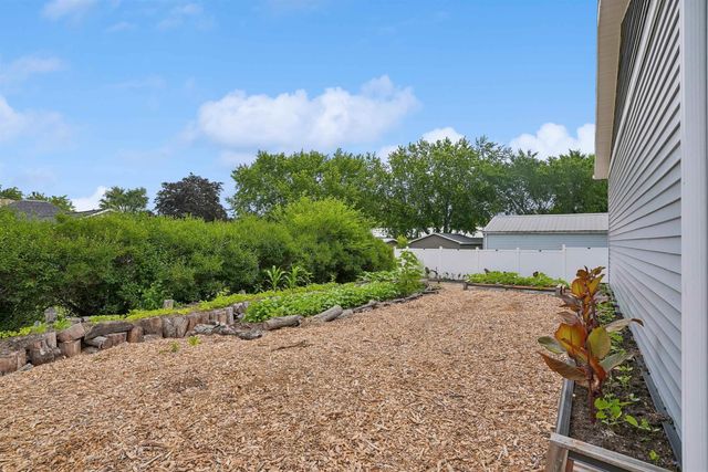 1714 12th Avenue, Eldora, IA 50627