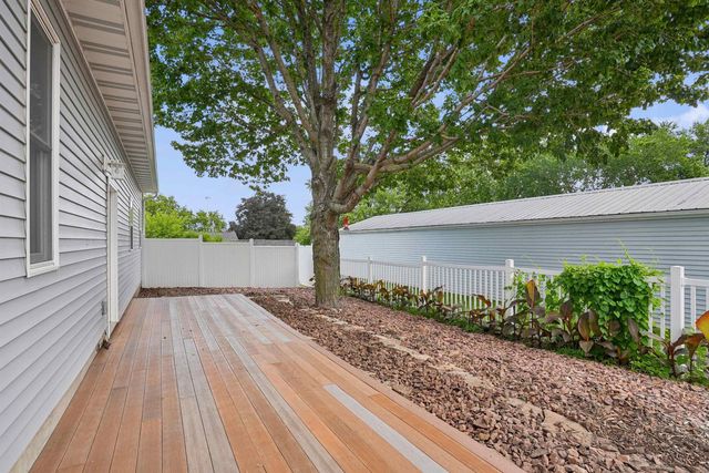 1714 12th Avenue, Eldora, IA 50627