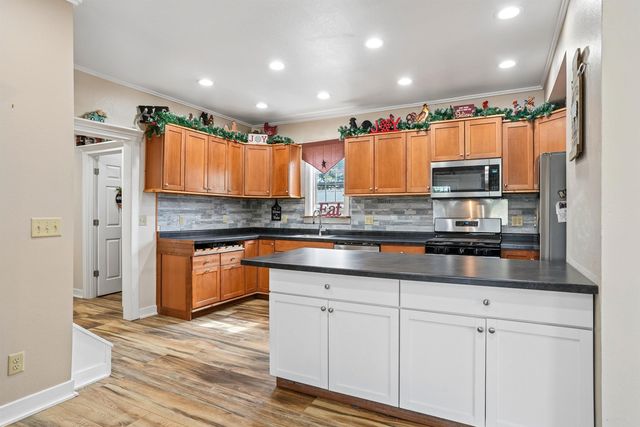 1714 12th Avenue, Eldora, IA 50627