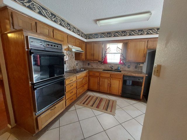 3320 Landmark Lane, Forest Hill, TX 76119