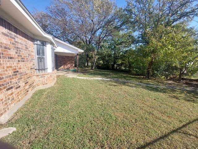 3320 Landmark Lane, Forest Hill, TX 76119