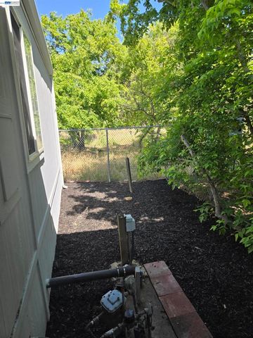 183 Neptune Ave, Hayward, CA 94544