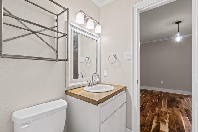 15 Smoking Oaks Rd, Conway, AR 72034