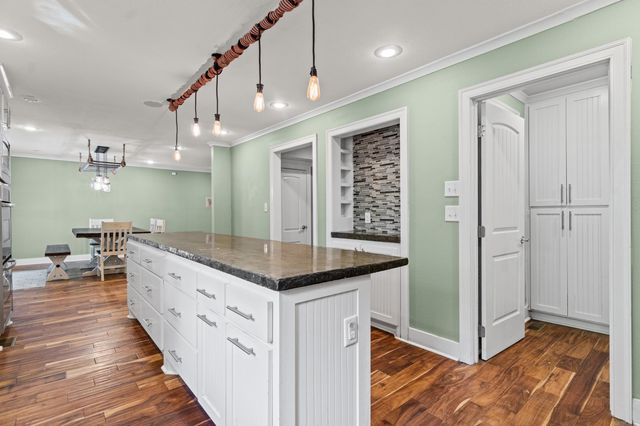 15 Smoking Oaks Rd, Conway, AR 72034