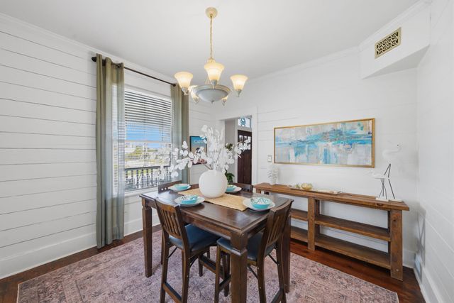 1001 Avenue K, Galveston, TX 77550
