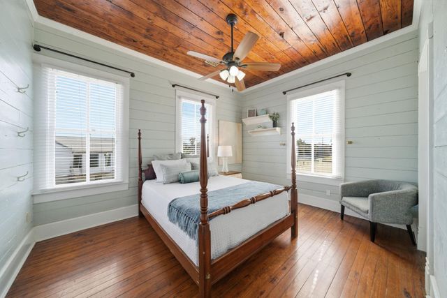 1001 Avenue K, Galveston, TX 77550