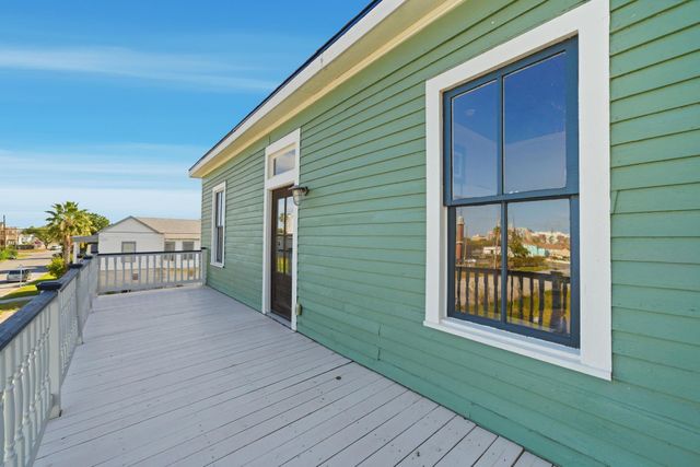1001 Avenue K, Galveston, TX 77550