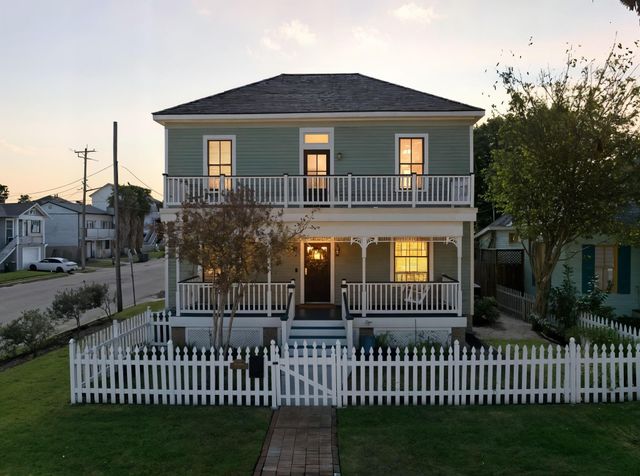 1001 Avenue K, Galveston, TX 77550