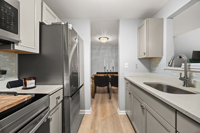 111 Carriage Ln 111, Taunton, MA 02780