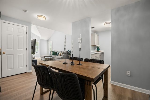 111 Carriage Ln 111, Taunton, MA 02780