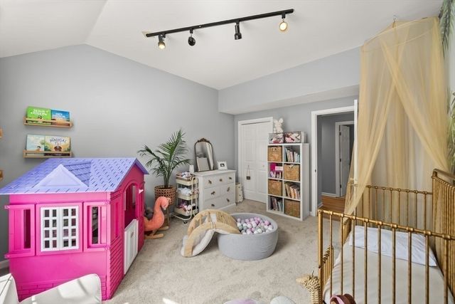 111 Carriage Ln 111, Taunton, MA 02780