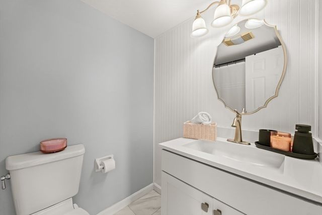 111 Carriage Ln 111, Taunton, MA 02780