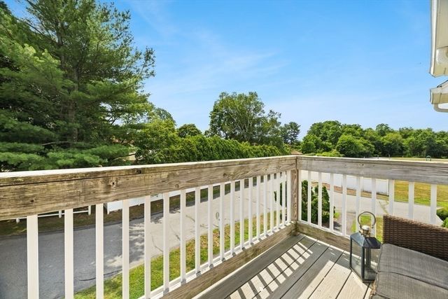 111 Carriage Ln 111, Taunton, MA 02780