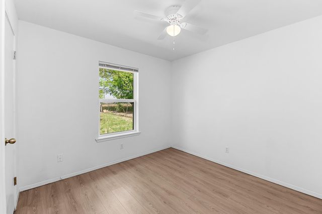 1311 Monte Vista DR, Lockhart, TX 78644