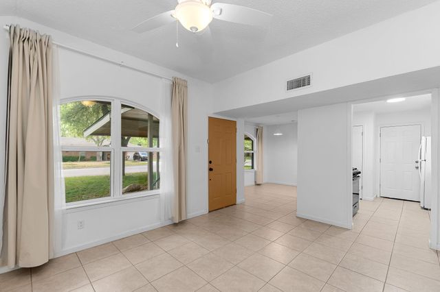 1311 Monte Vista DR, Lockhart, TX 78644