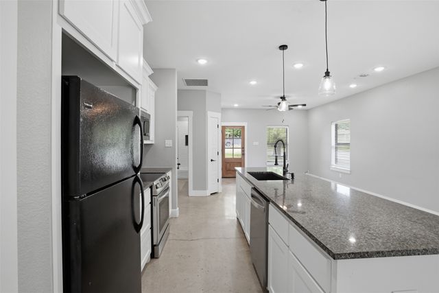 738 E Sears Street, Denison, TX 75021