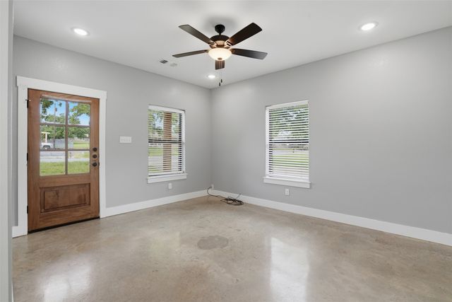 738 E Sears Street, Denison, TX 75021