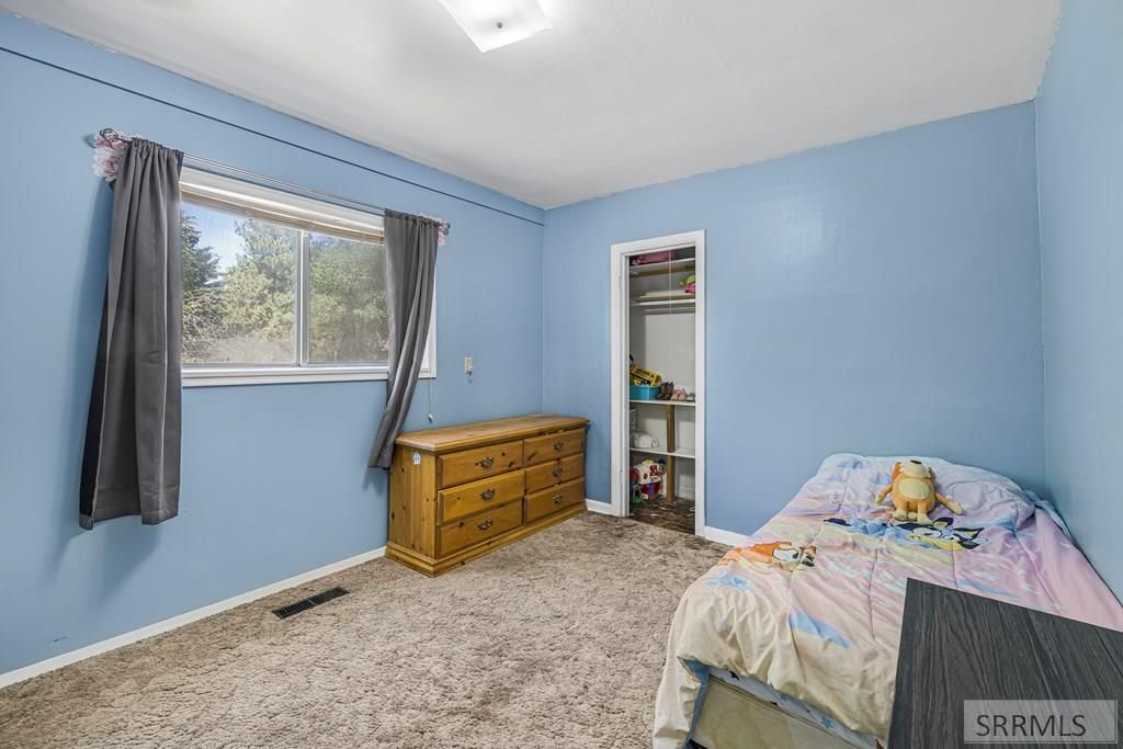 Image 11 of property listing at 2031 Lawrence Lane, Blackfoot, ID 83221