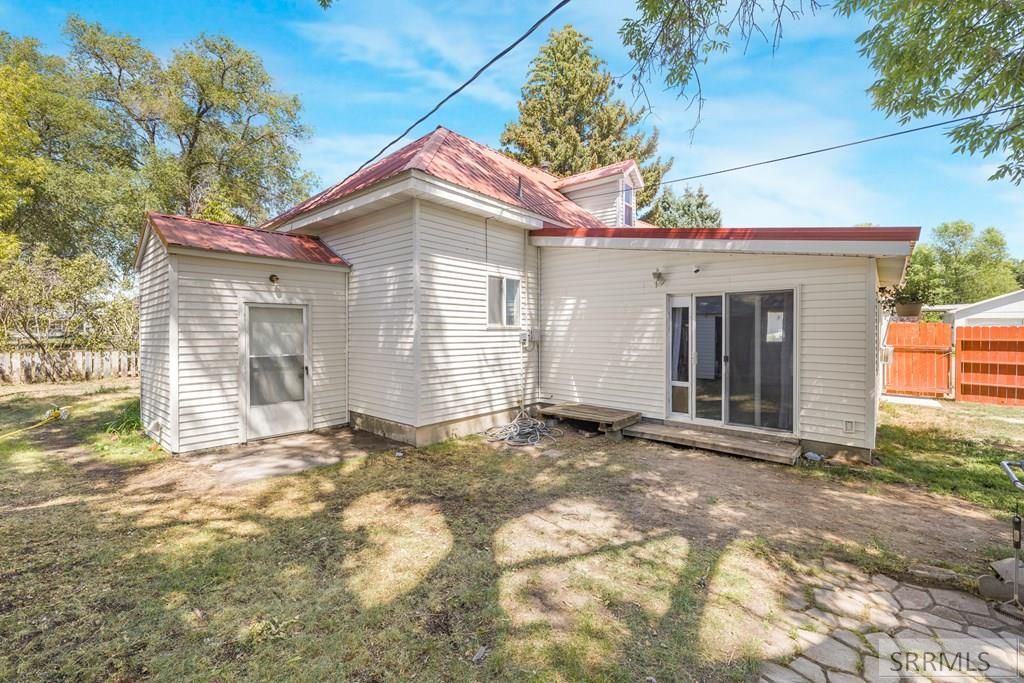 Image 15 of property listing at 2031 Lawrence Lane, Blackfoot, ID 83221