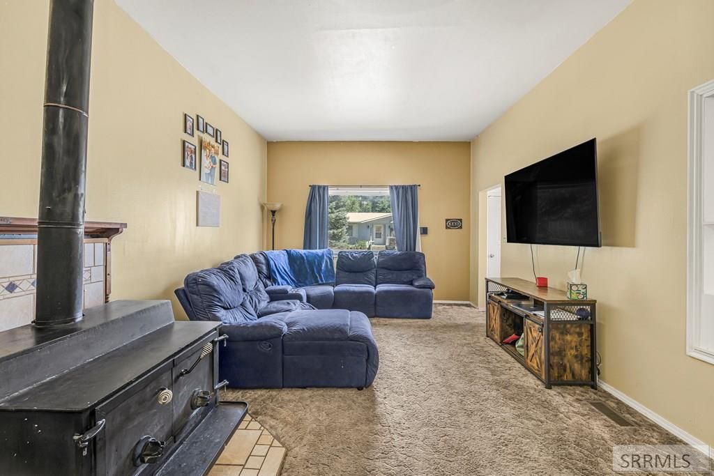 Image 4 of property listing at 2031 Lawrence Lane, Blackfoot, ID 83221