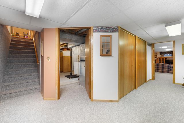 909 21st St NW, Minot, ND 58703