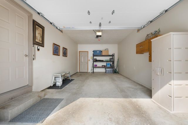 909 21st St NW, Minot, ND 58703