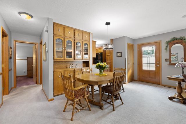 909 21st St NW, Minot, ND 58703