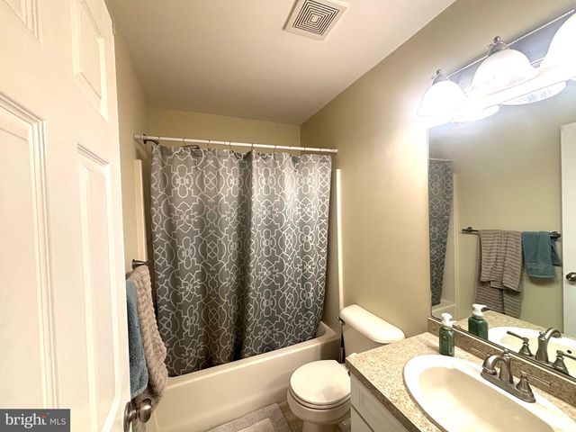 368 MELBOURNE LANE, Mechanicsburg, PA 17055