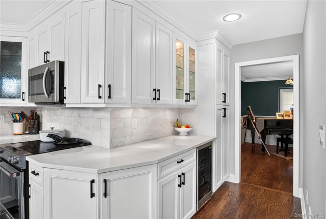 125 Pace Drive S, West Islip, NY 11795