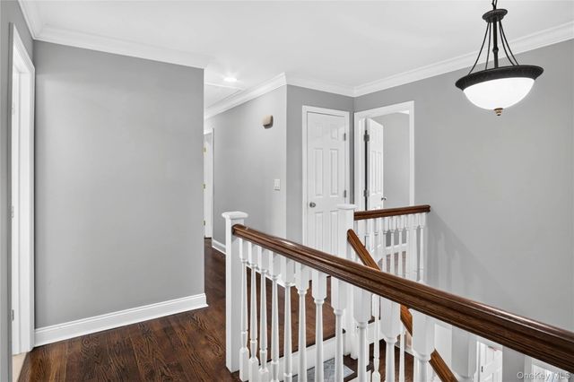 125 Pace Drive S, West Islip, NY 11795