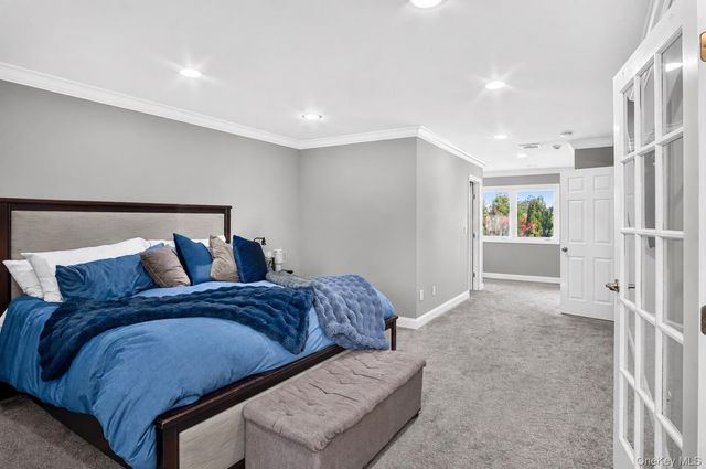 125 Pace Drive S, West Islip, NY 11795