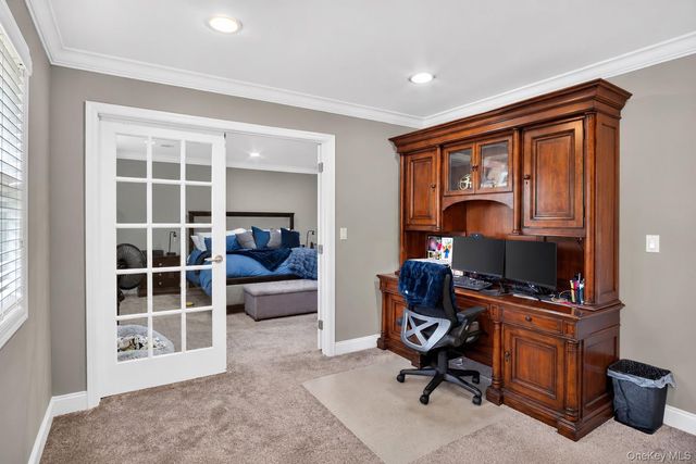 125 Pace Drive S, West Islip, NY 11795