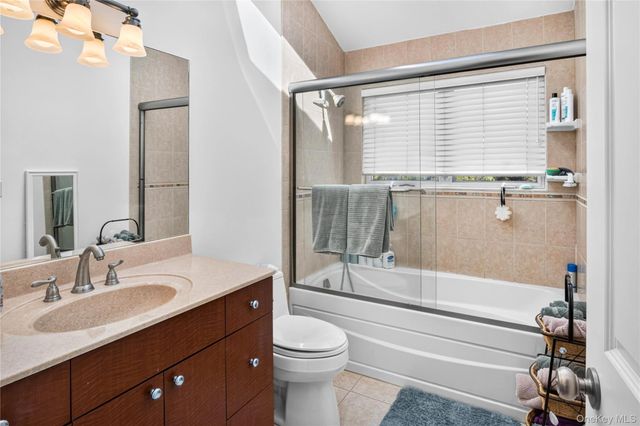125 Pace Drive S, West Islip, NY 11795