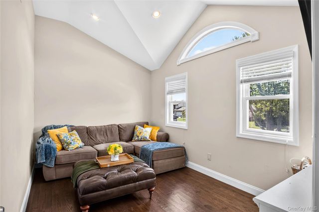 125 Pace Drive S, West Islip, NY 11795
