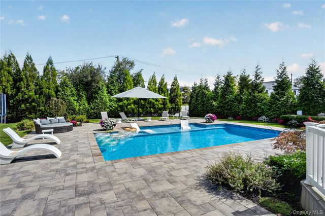 125 Pace Drive S, West Islip, NY 11795