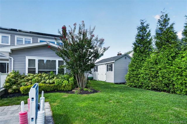 125 Pace Drive S, West Islip, NY 11795