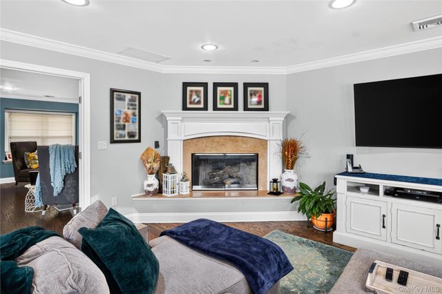 125 Pace Drive S, West Islip, NY 11795