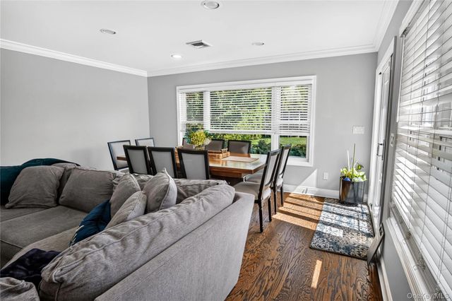125 Pace Drive S, West Islip, NY 11795