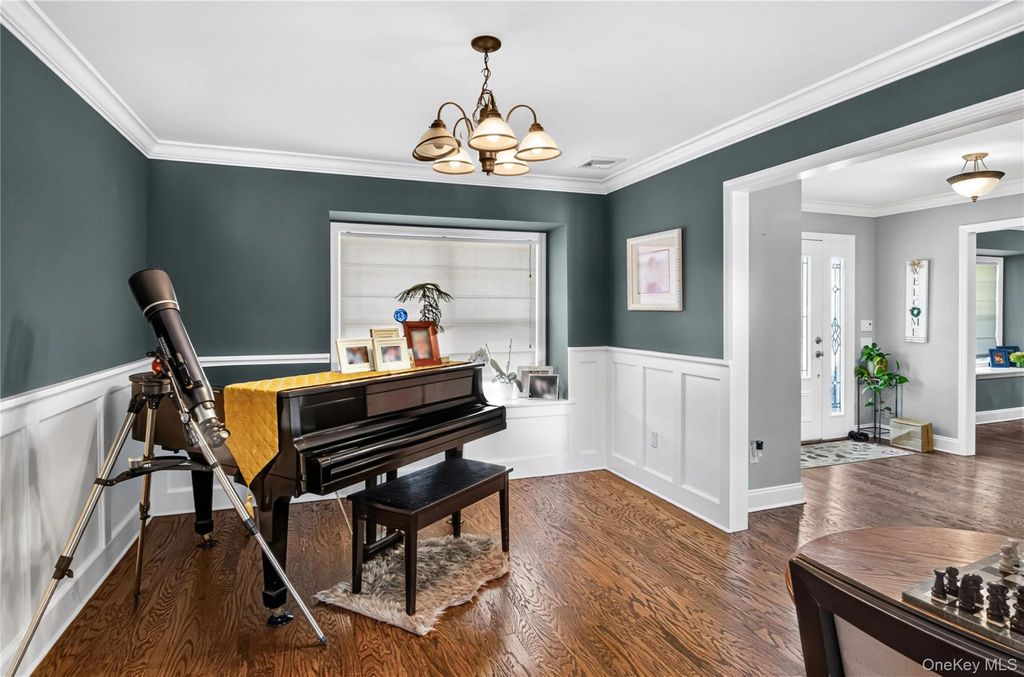 125 Pace Drive S, West Islip, NY 11795 — photo 4