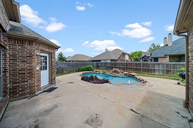 5038 W Fall Drive, Midlothian, TX 76065