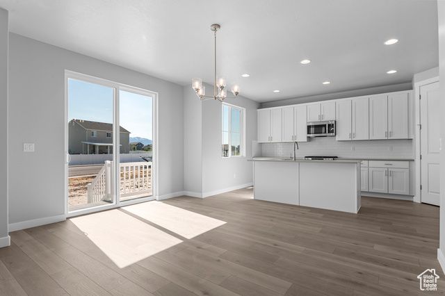 2598 N 3020 W, Clinton, UT 84015