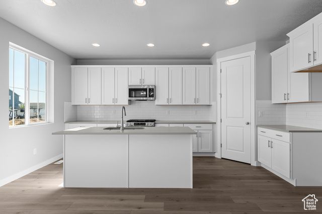 2598 N 3020 W, Clinton, UT 84015