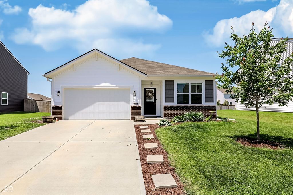 358 Switchgrass Lane, Whiteland, IN 46184