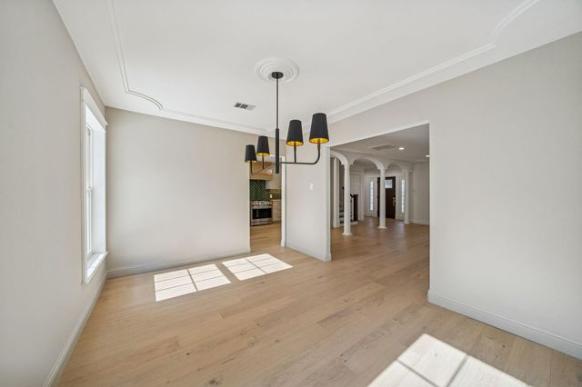 819 Azalea Street, Houston, TX 77018