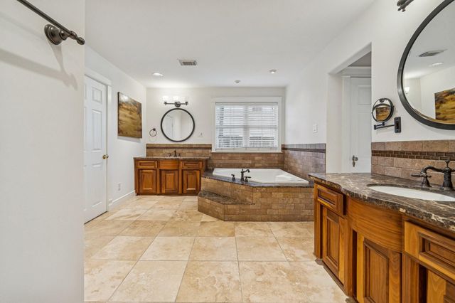 819 Azalea Street, Houston, TX 77018