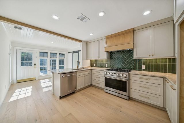 819 Azalea Street, Houston, TX 77018