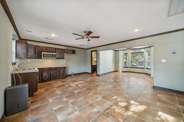 819 Azalea Street, Houston, TX 77018