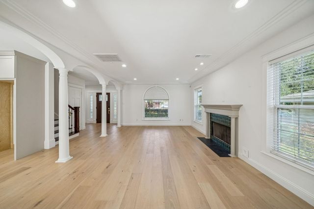 819 Azalea Street, Houston, TX 77018