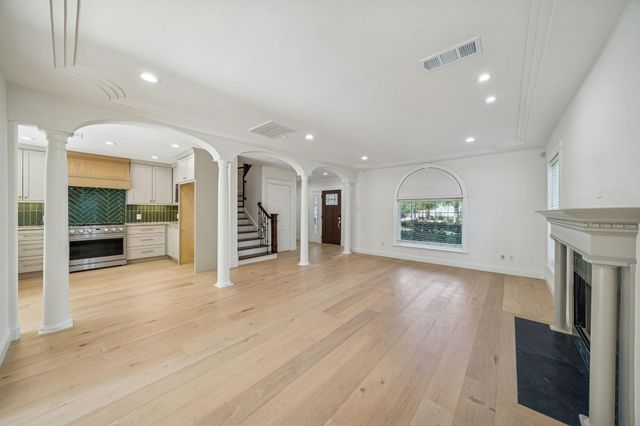 819 Azalea Street, Houston, TX 77018